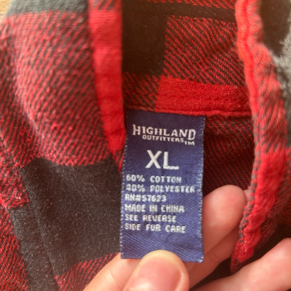 Red and black flannel - Picture 5 of 6